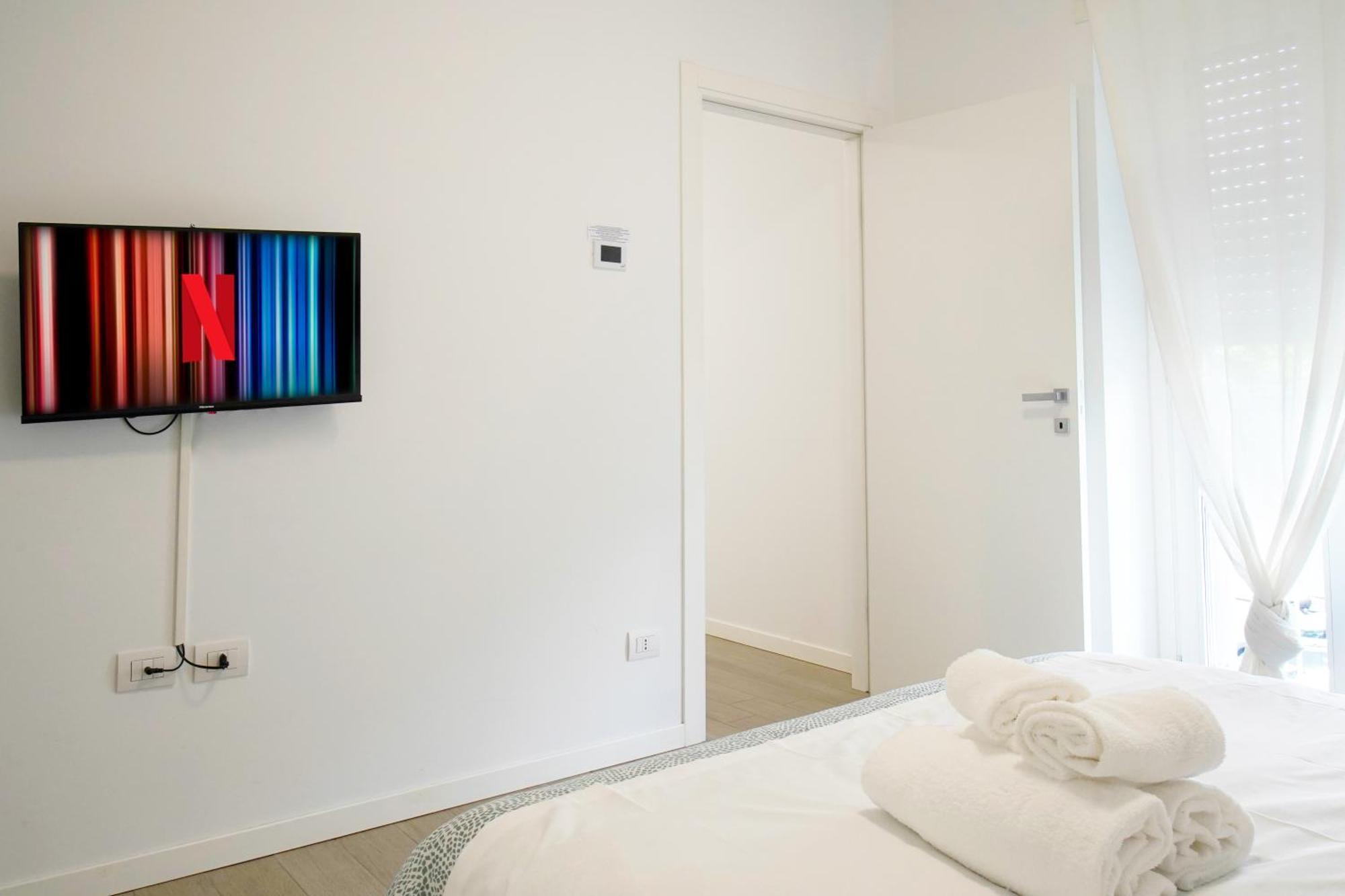 Casa Ideale Tim Appartmanti Moderni Vicina Al Centro Lecco Exterior foto